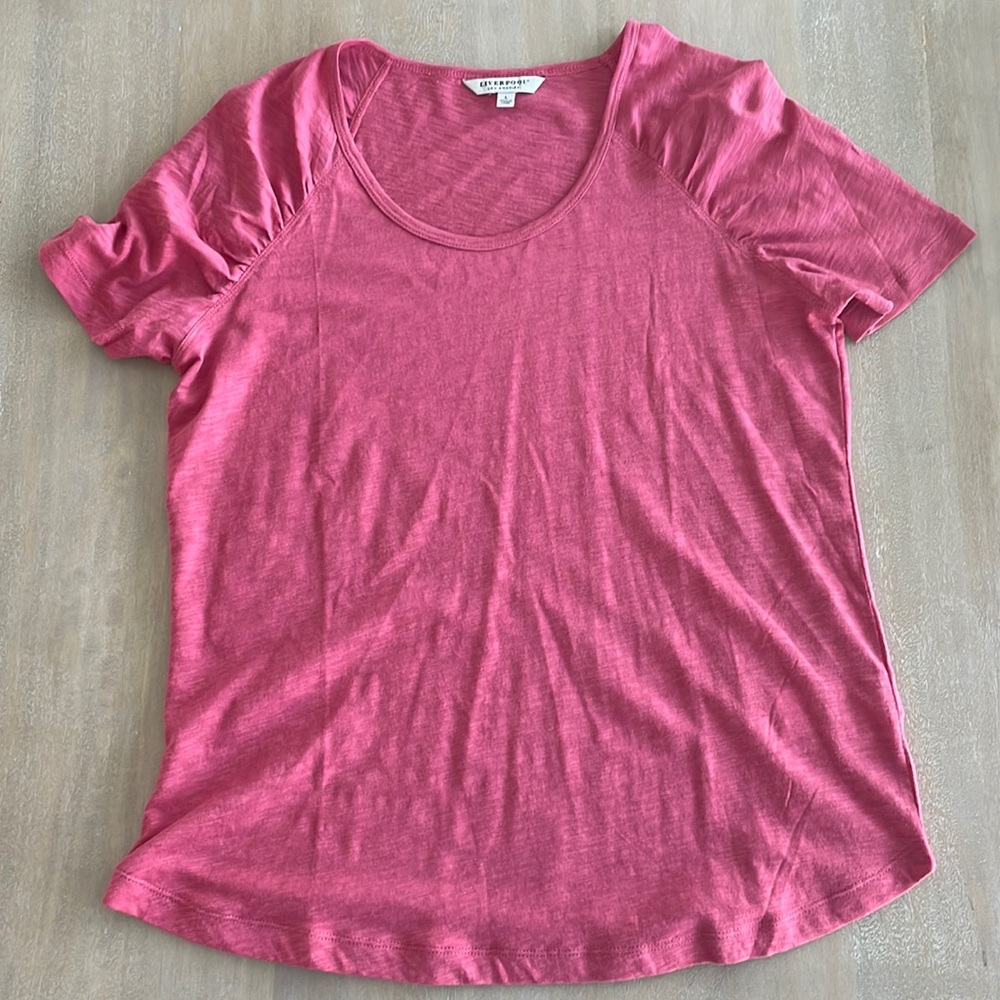 Liverpool berry tee L nwot